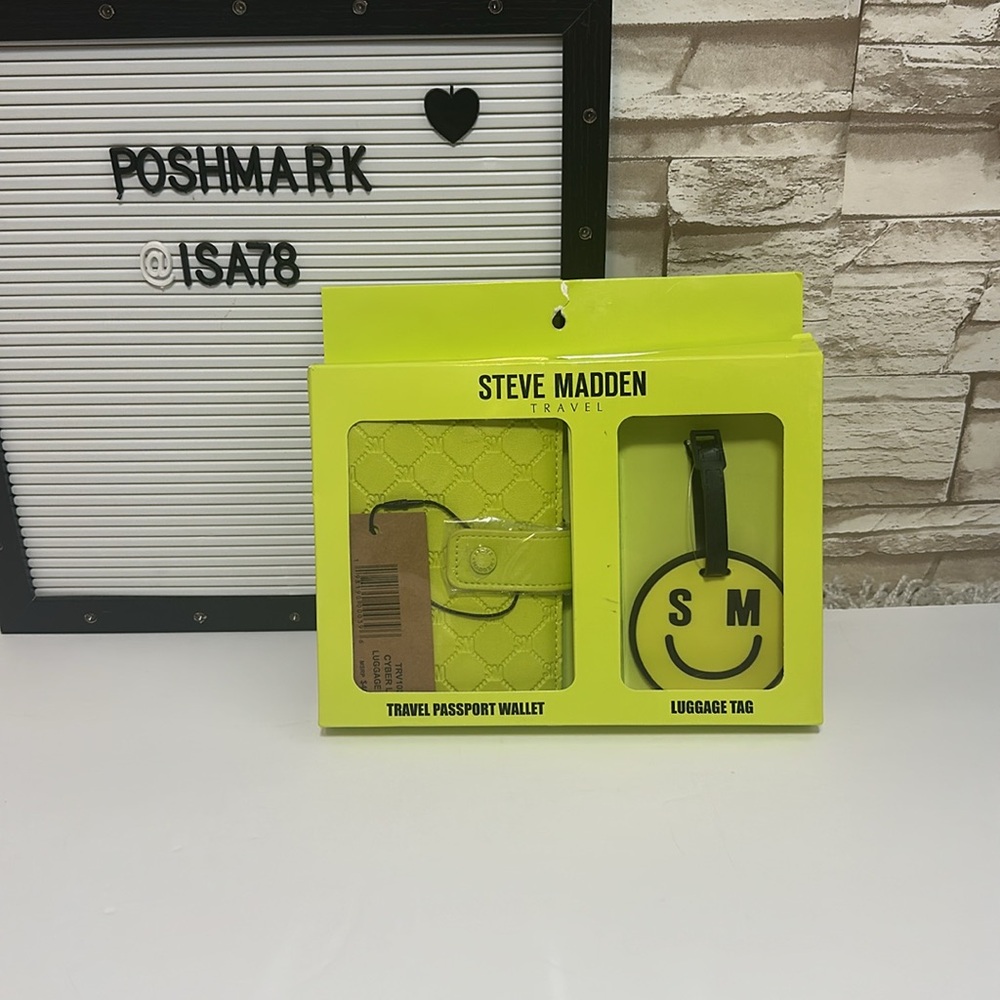 STEVE MADDEN Travel Passport Waller & Luggage Set